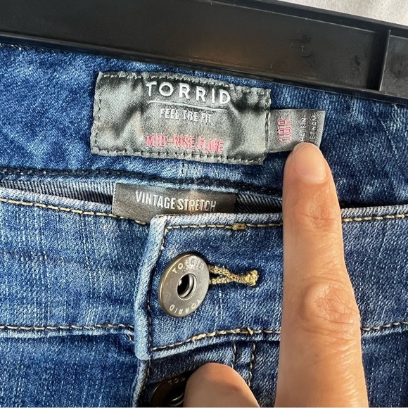 Torrid Mid Rise Flare Vintage Stretch boot cut women jeans Size: 18 R Blue denim - Picture 6 of 11